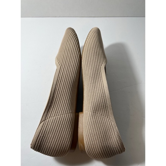 Elegant Beige Women's Flats - Picture 5 of 8